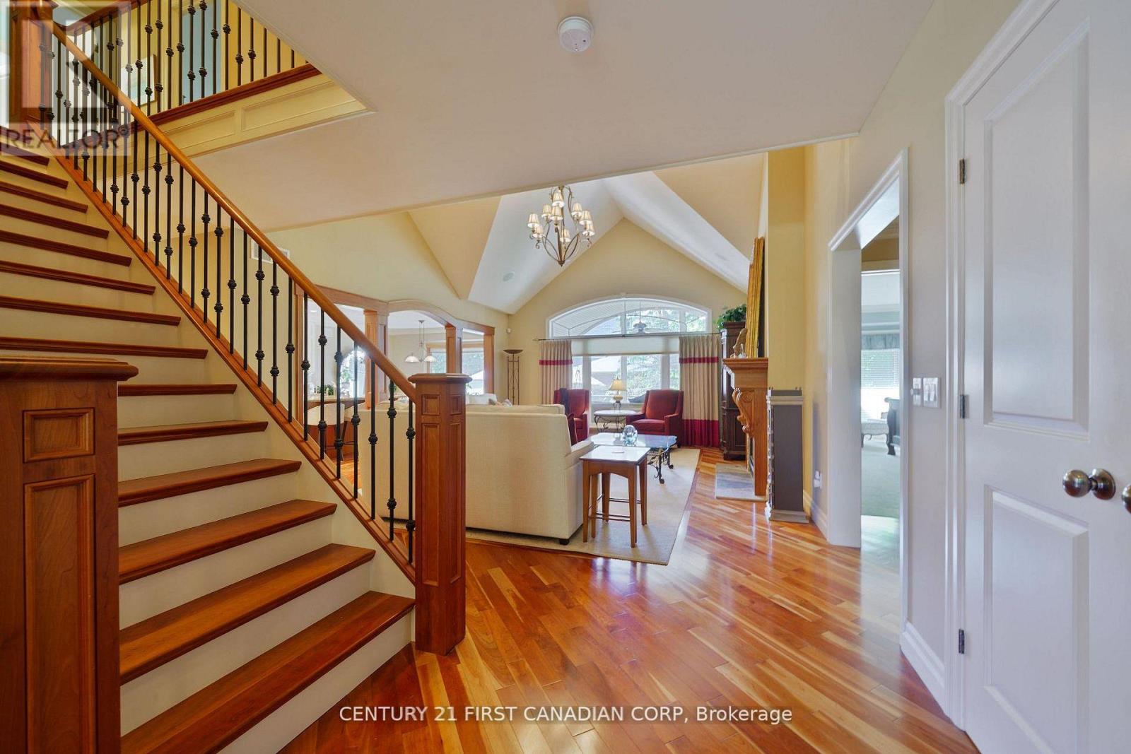 2091 Valleyrun Boulevard Property Photo 10