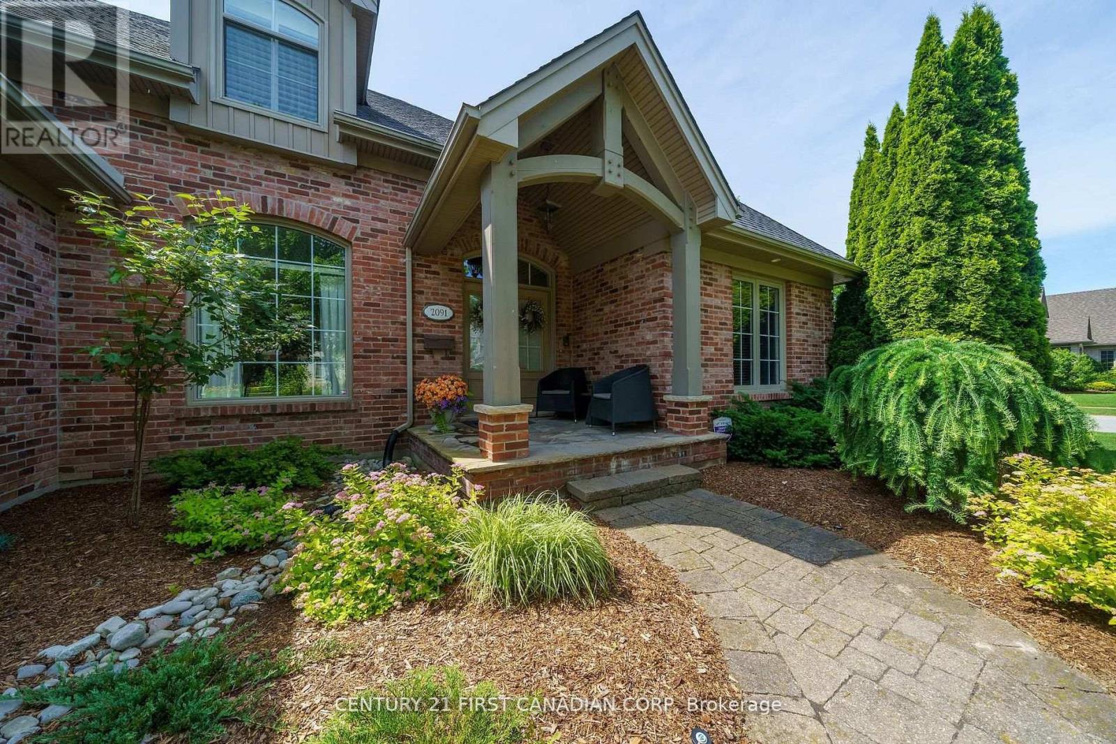 2091 Valleyrun Boulevard Property Photo 14