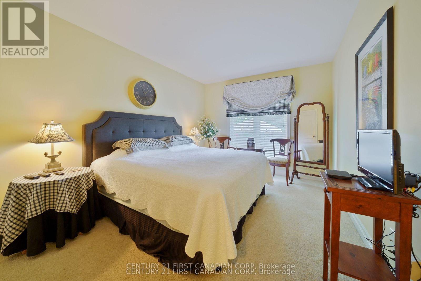 2091 Valleyrun Boulevard Property Photo 20
