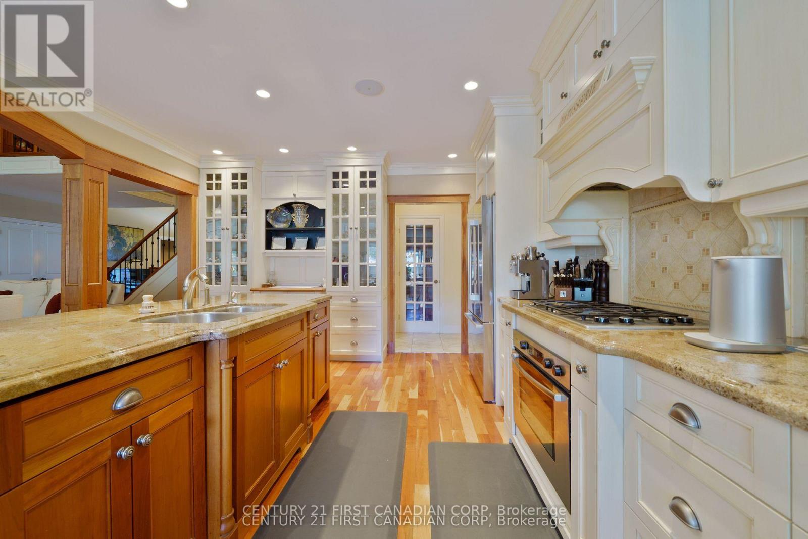 2091 Valleyrun Boulevard Property Photo 35