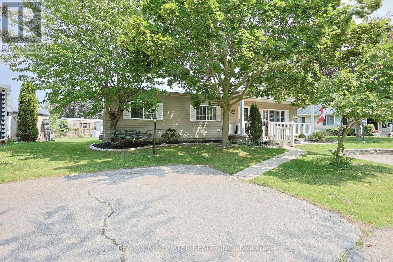 288 Concord Drive Property Photo 4