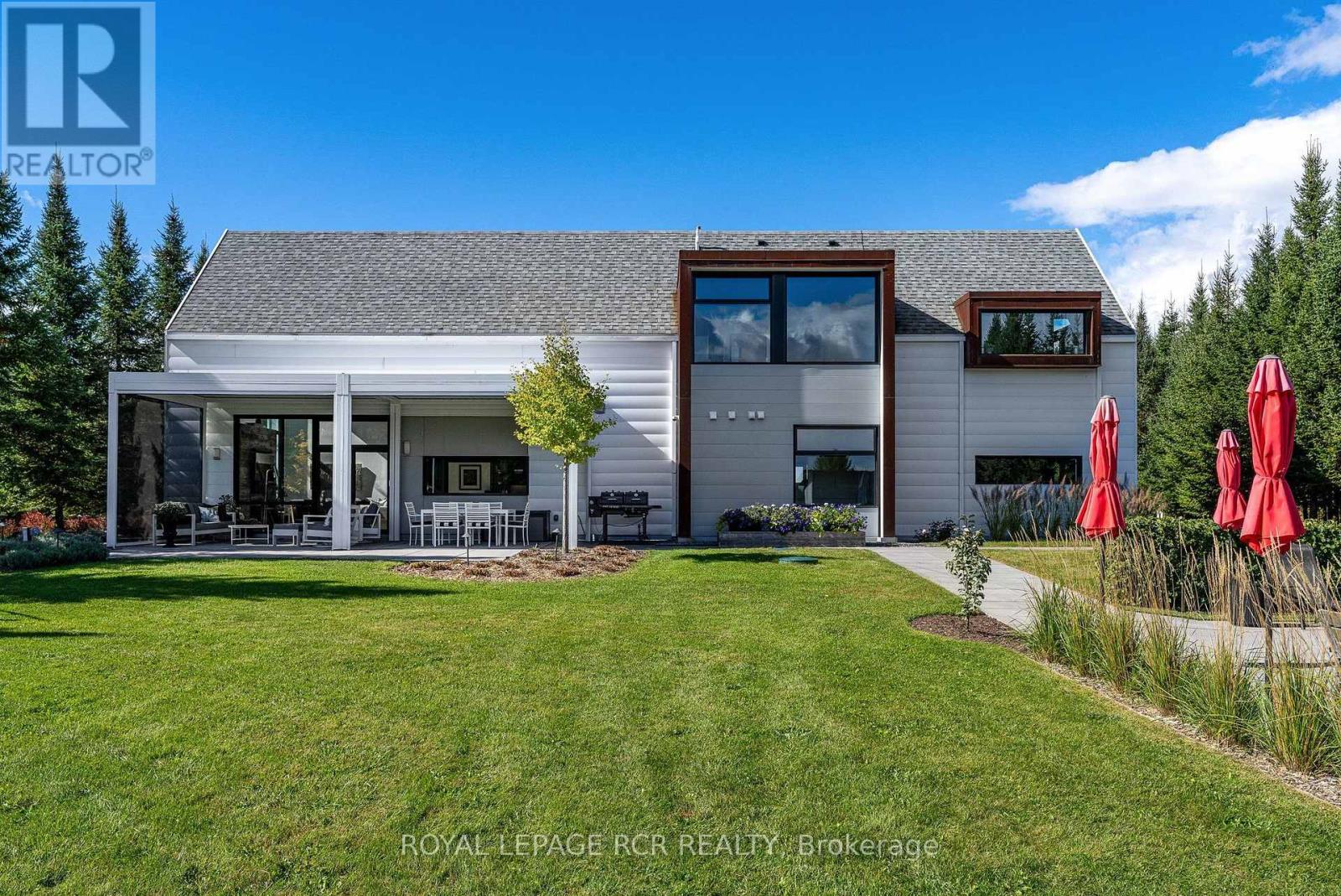 758021 2nd Line E Property Photo 4
