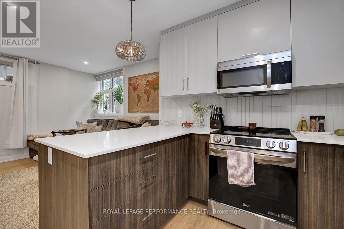 D - 415 Tweedsmuir Avenue Property Photo 6
