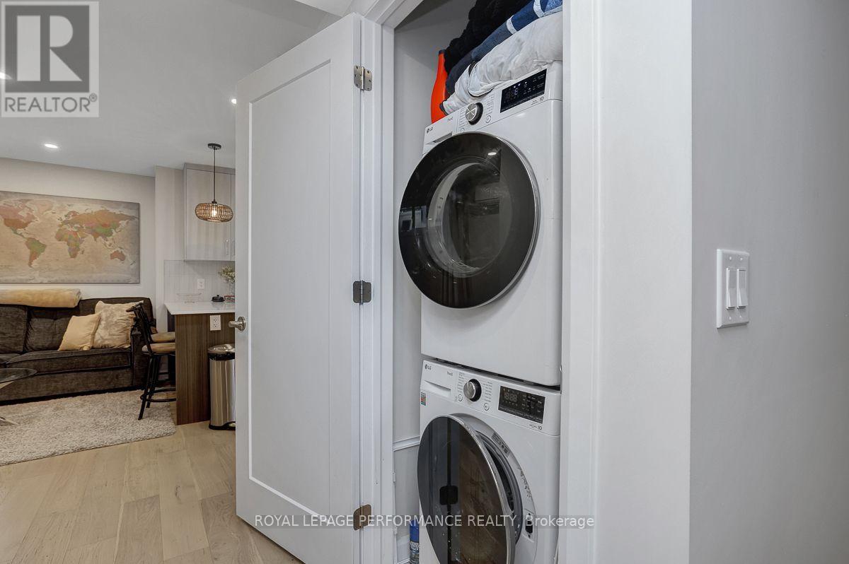 D - 415 Tweedsmuir Avenue Property Photo 10