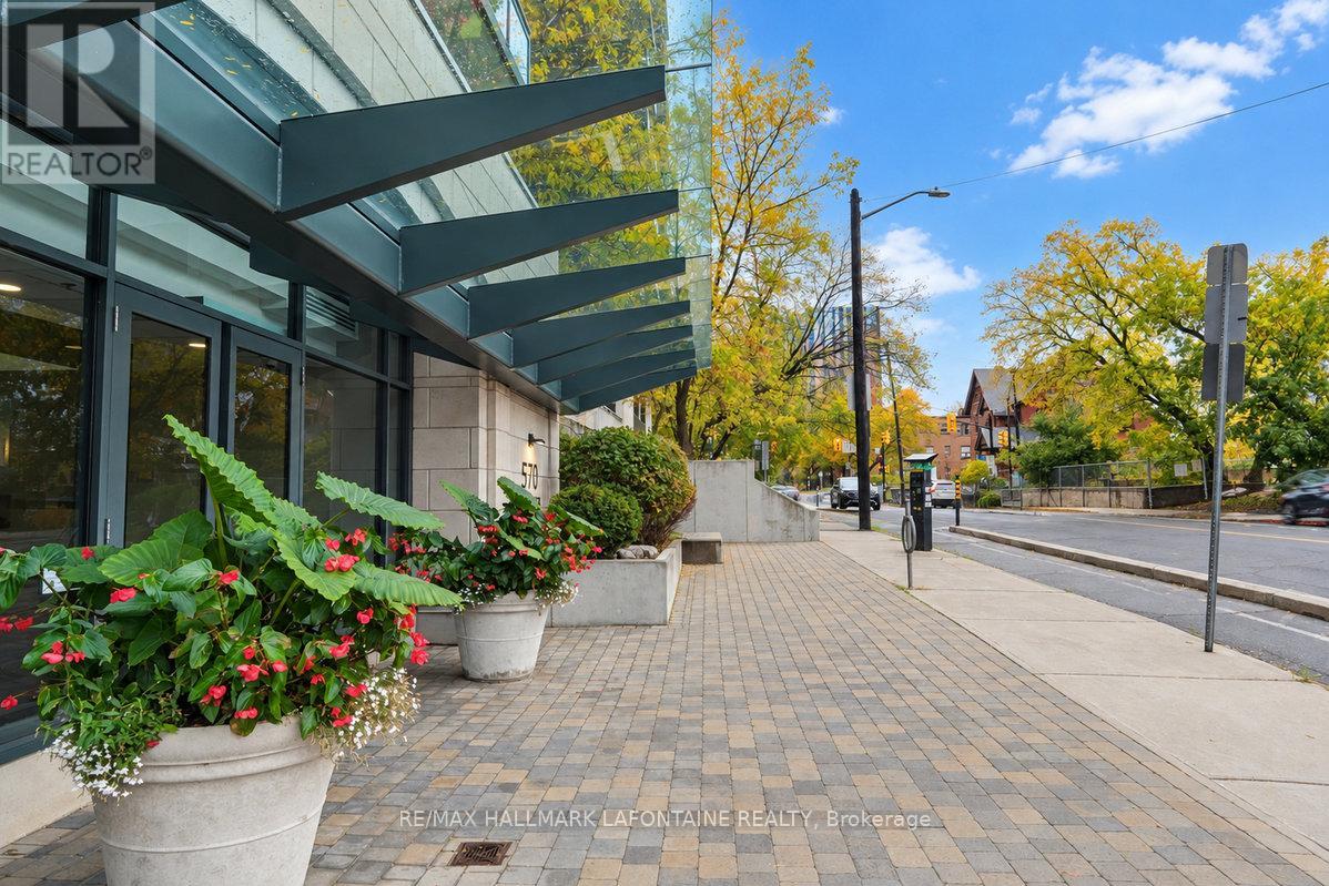 1606 - 570 Laurier Avenue W Property Photo 3