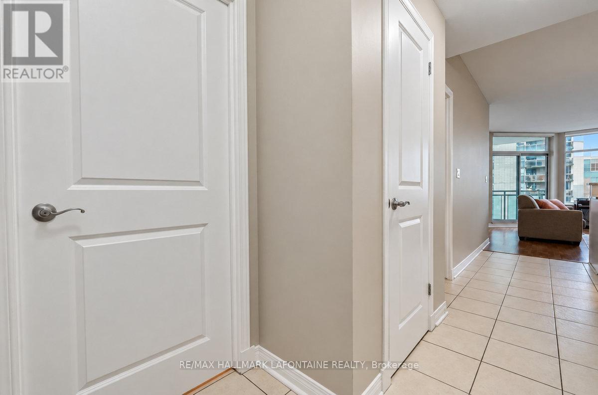 1606 - 570 Laurier Avenue W Property Photo 6