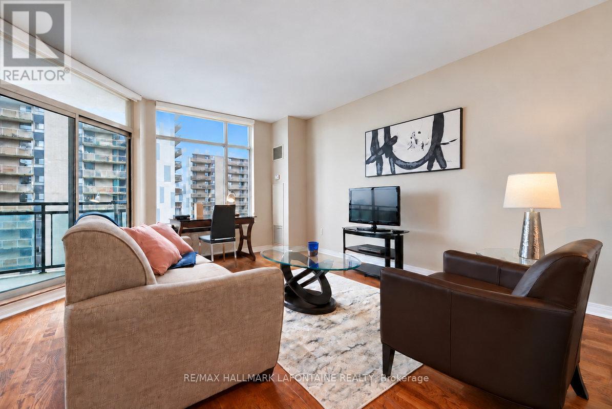 1606 - 570 Laurier Avenue W Property Photo 8