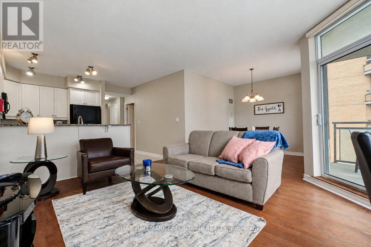 1606 - 570 Laurier Avenue W Property Photo 9