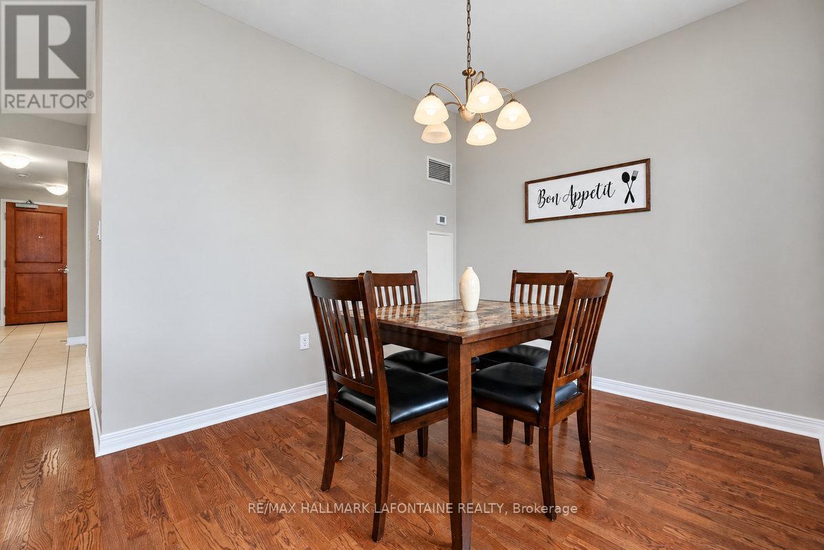 1606 - 570 Laurier Avenue W Property Photo 14