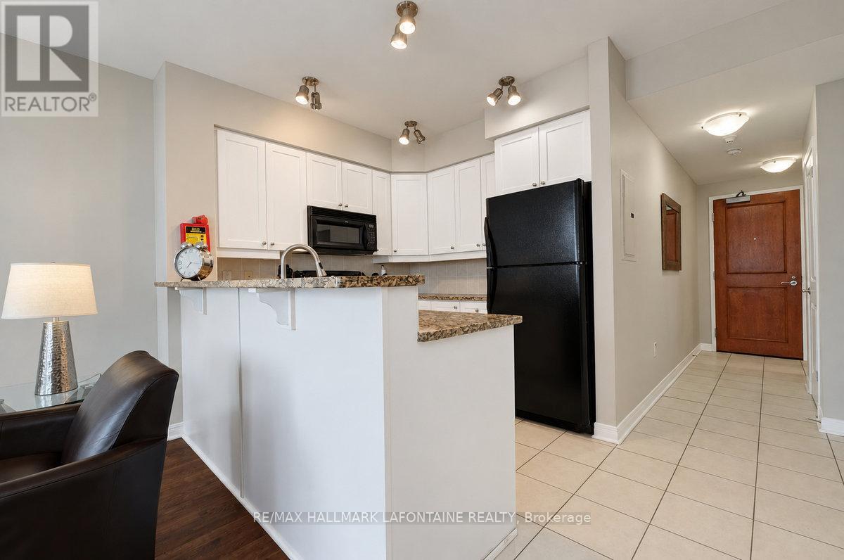 1606 - 570 Laurier Avenue W Property Photo 15