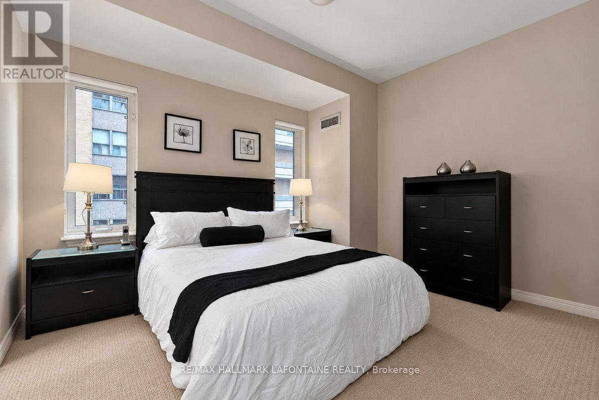 1606 - 570 Laurier Avenue W Property Photo 21