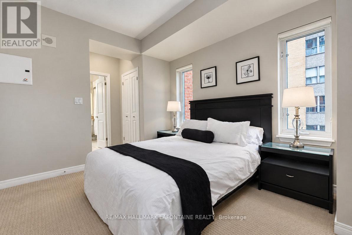1606 - 570 Laurier Avenue W Property Photo 22