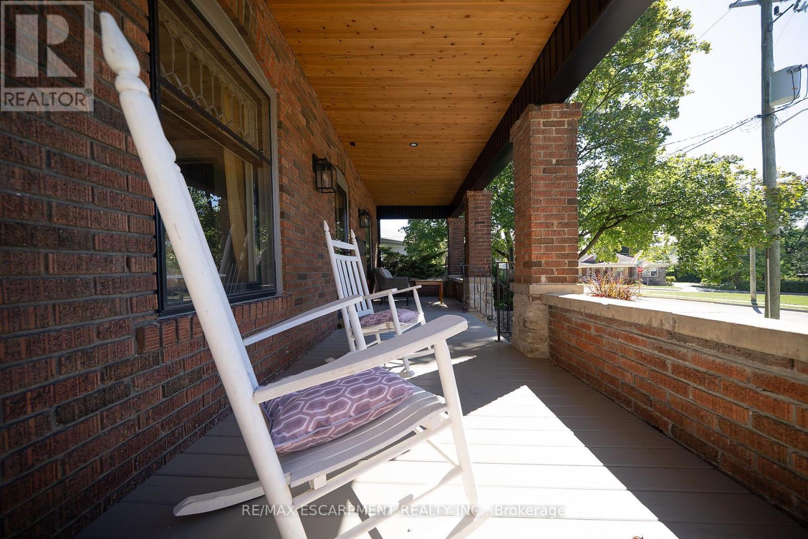 75 Walnut Street Property Photo 2