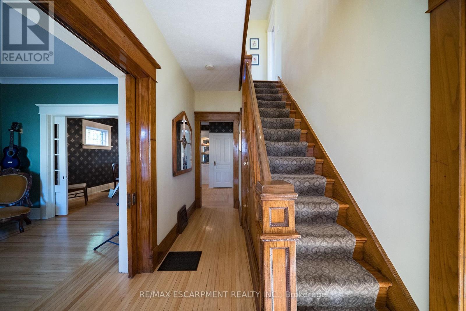 75 Walnut Street Property Photo 5