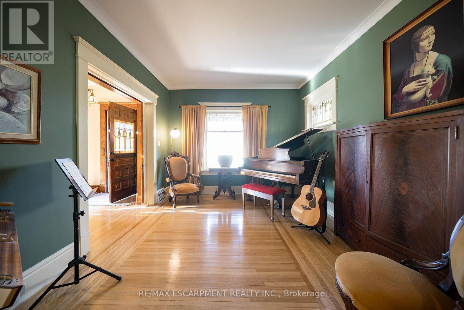 75 Walnut Street Property Photo 9
