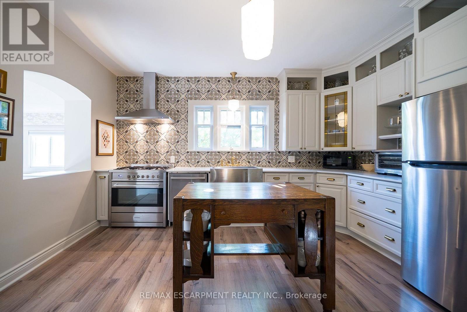 75 Walnut Street Property Photo 14
