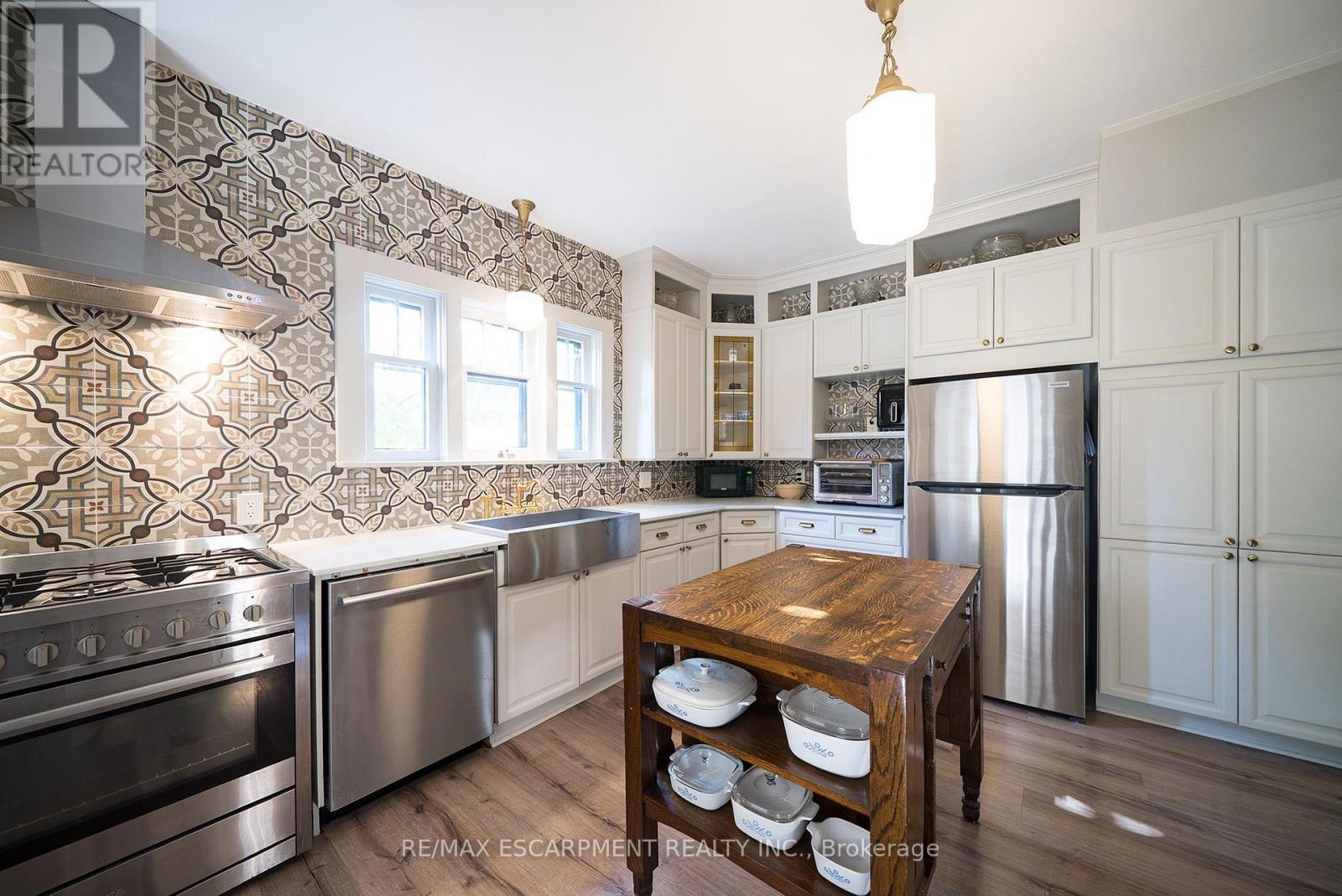 75 Walnut Street Property Photo 15