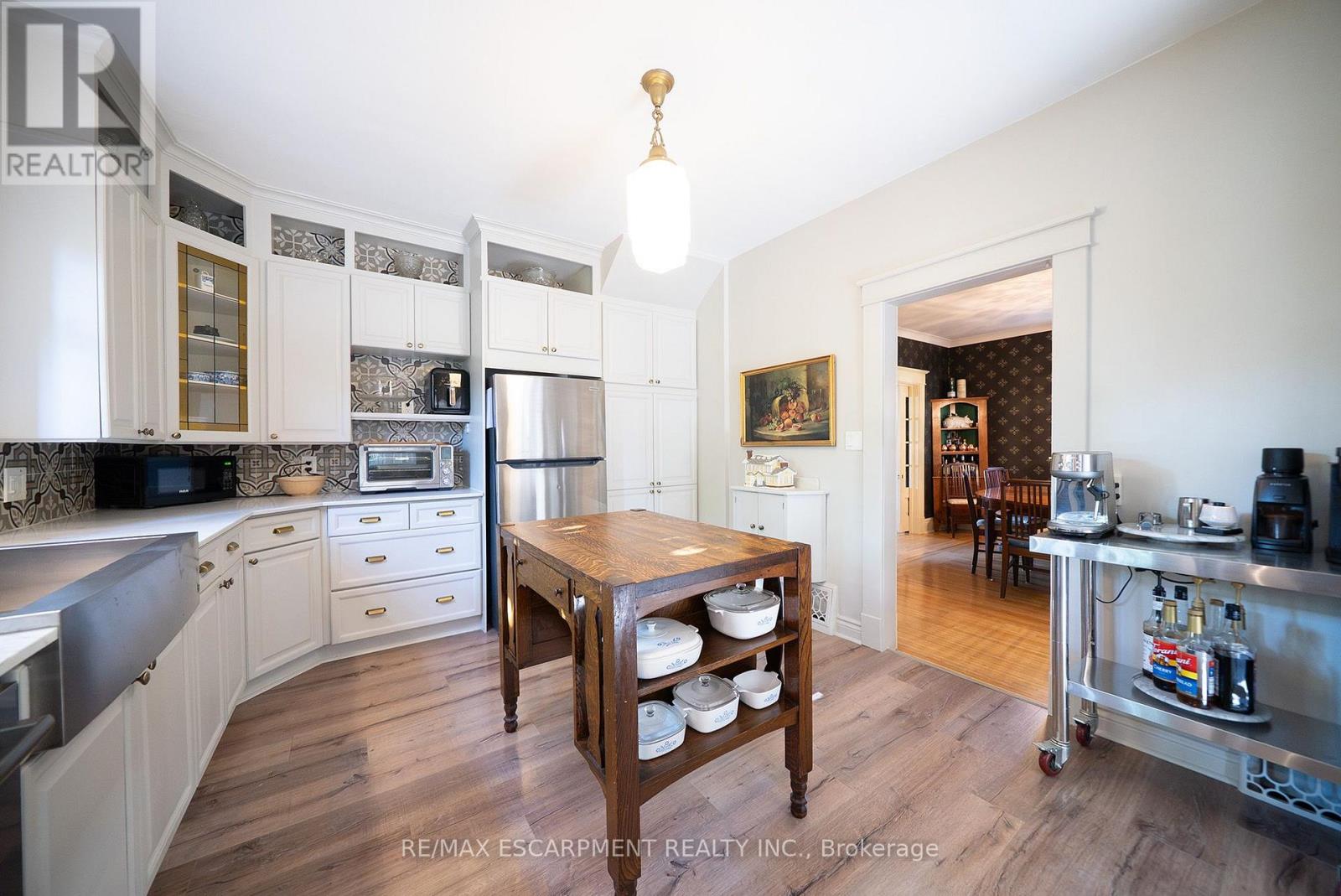 75 Walnut Street Property Photo 16