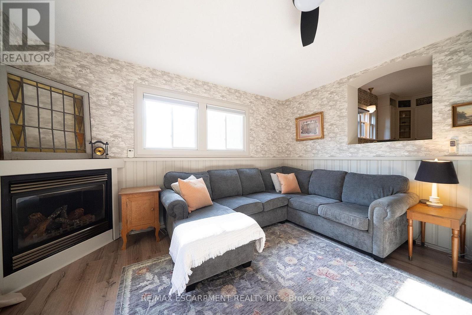 75 Walnut Street Property Photo 18