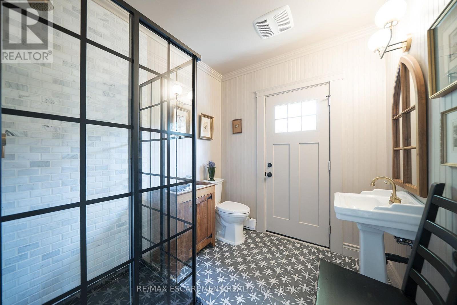 75 Walnut Street Property Photo 21