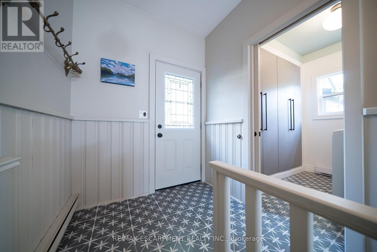 75 Walnut Street Property Photo 23