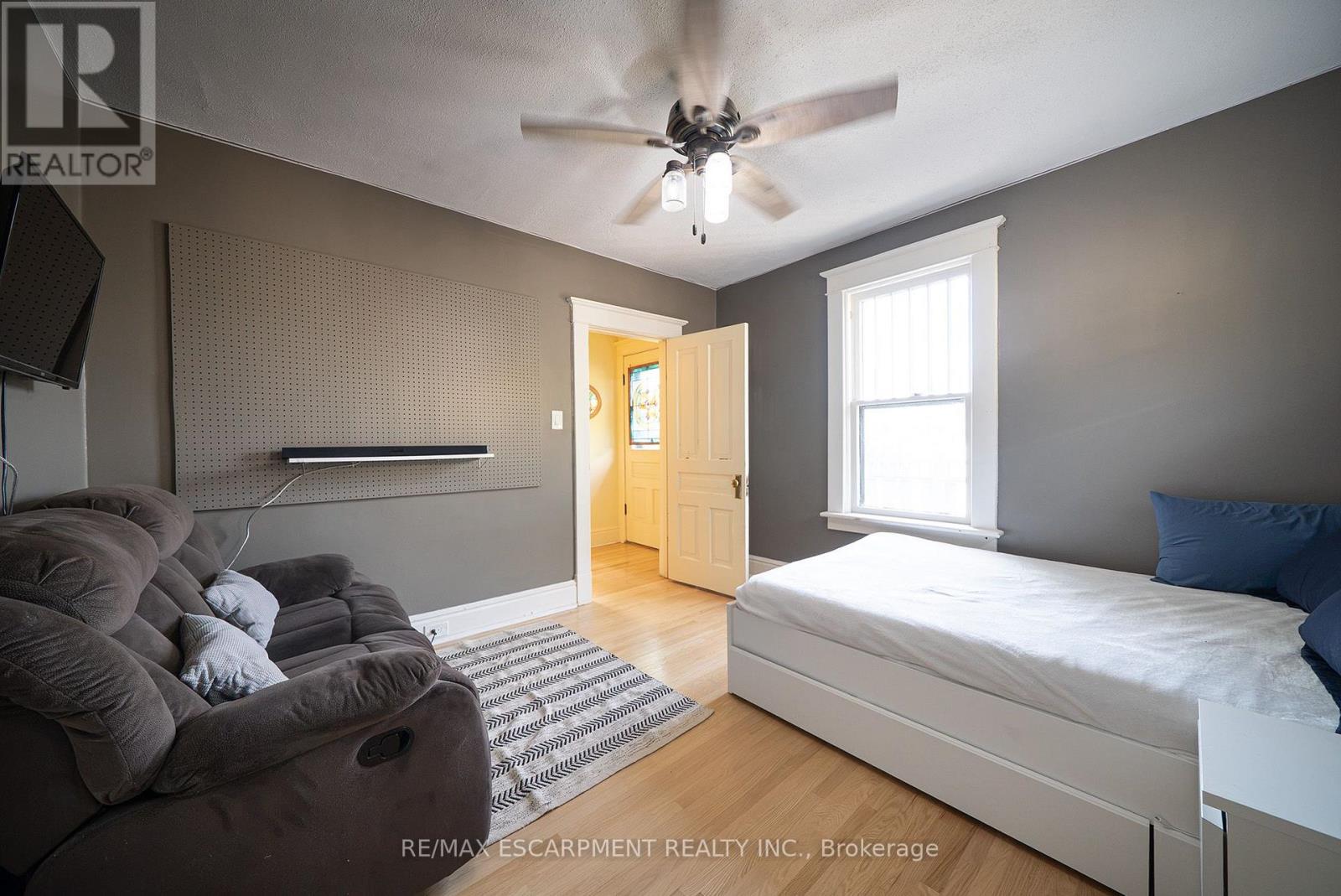 75 Walnut Street Property Photo 34
