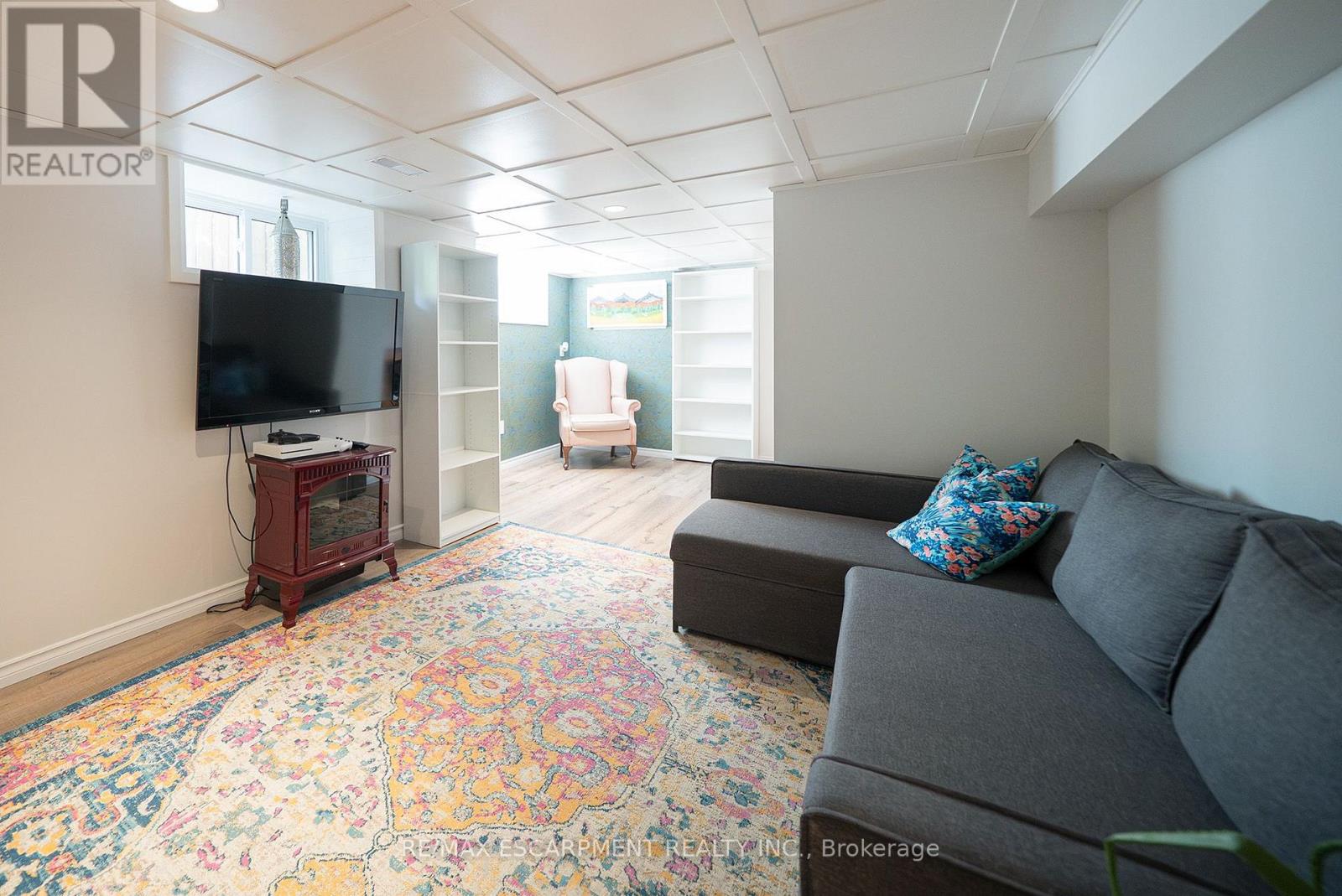 75 Walnut Street Property Photo 37