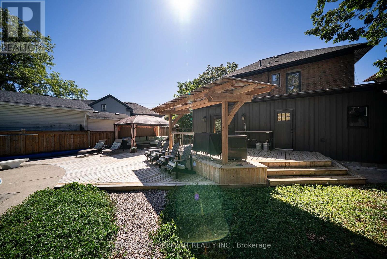 75 Walnut Street Property Photo 43