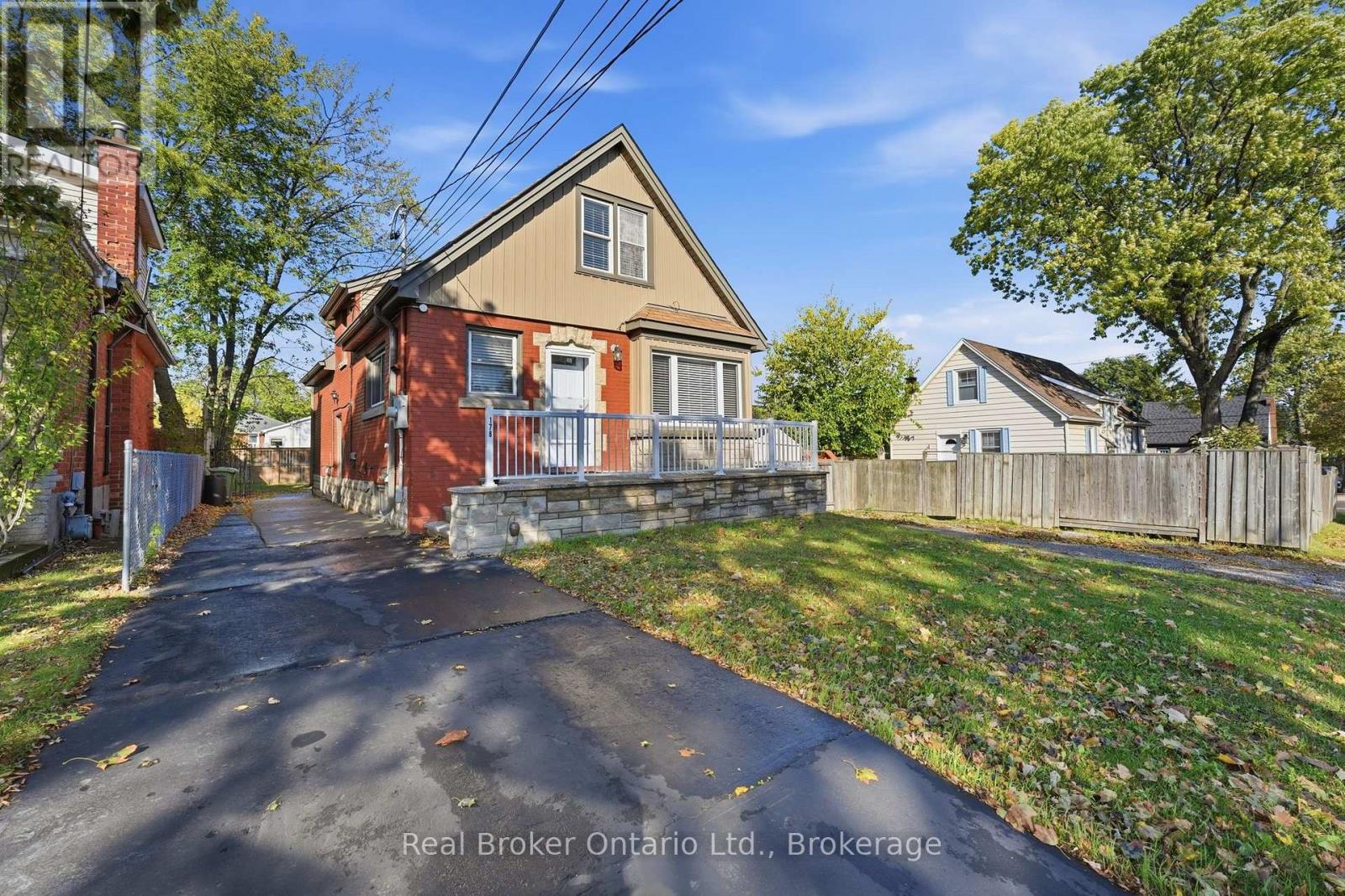 178 East 15th Street Property Photo 2