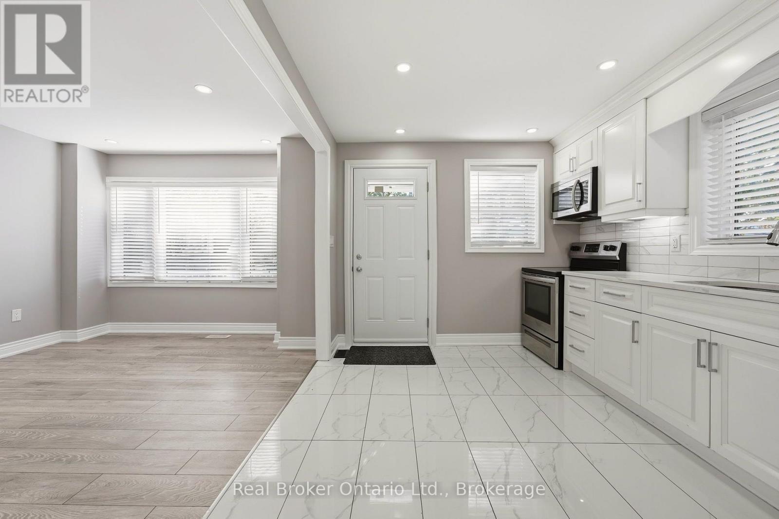 178 East 15th Street Property Photo 3