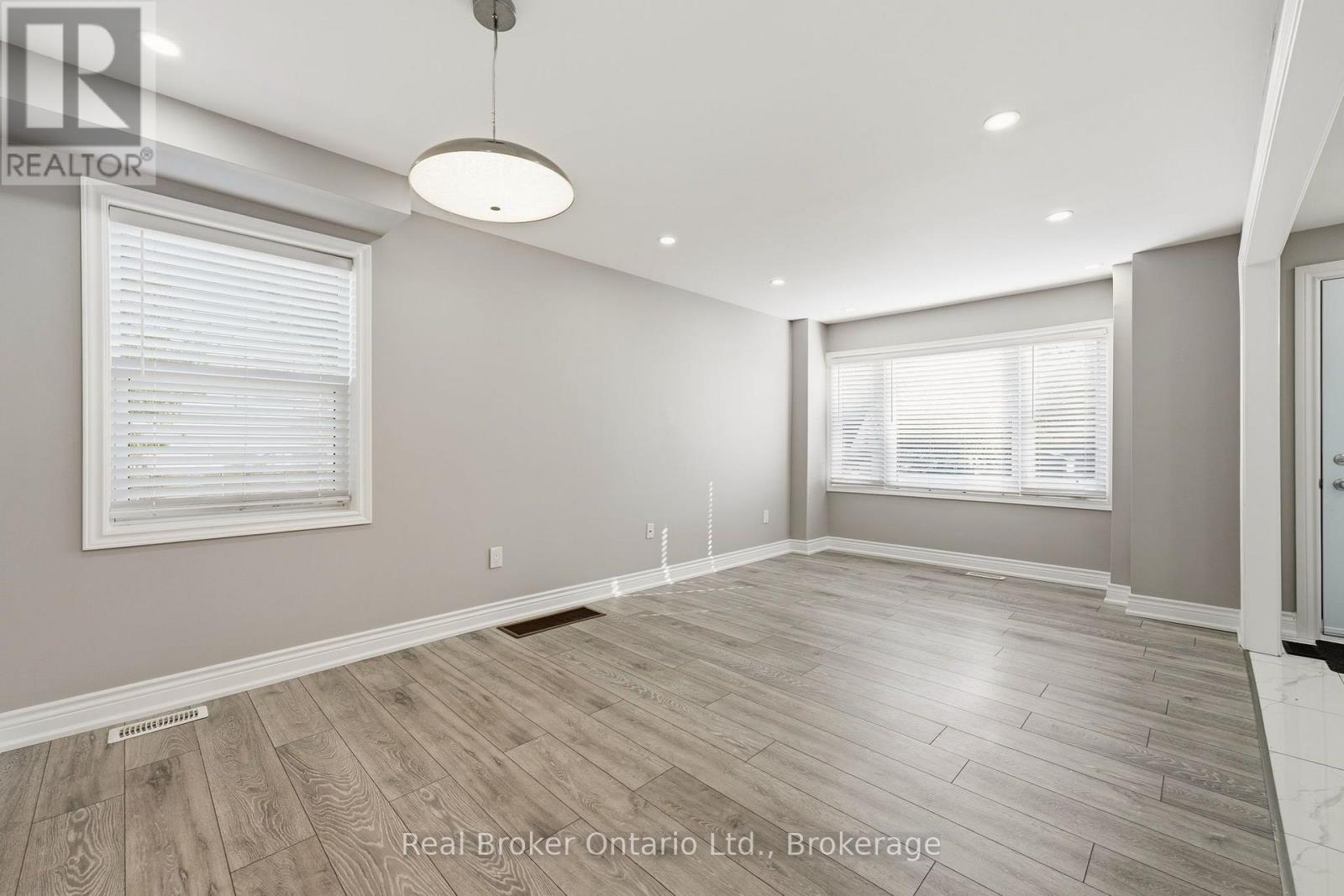 178 East 15th Street Property Photo 7