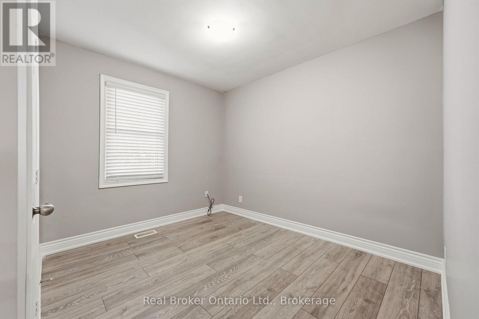 178 East 15th Street Property Photo 10