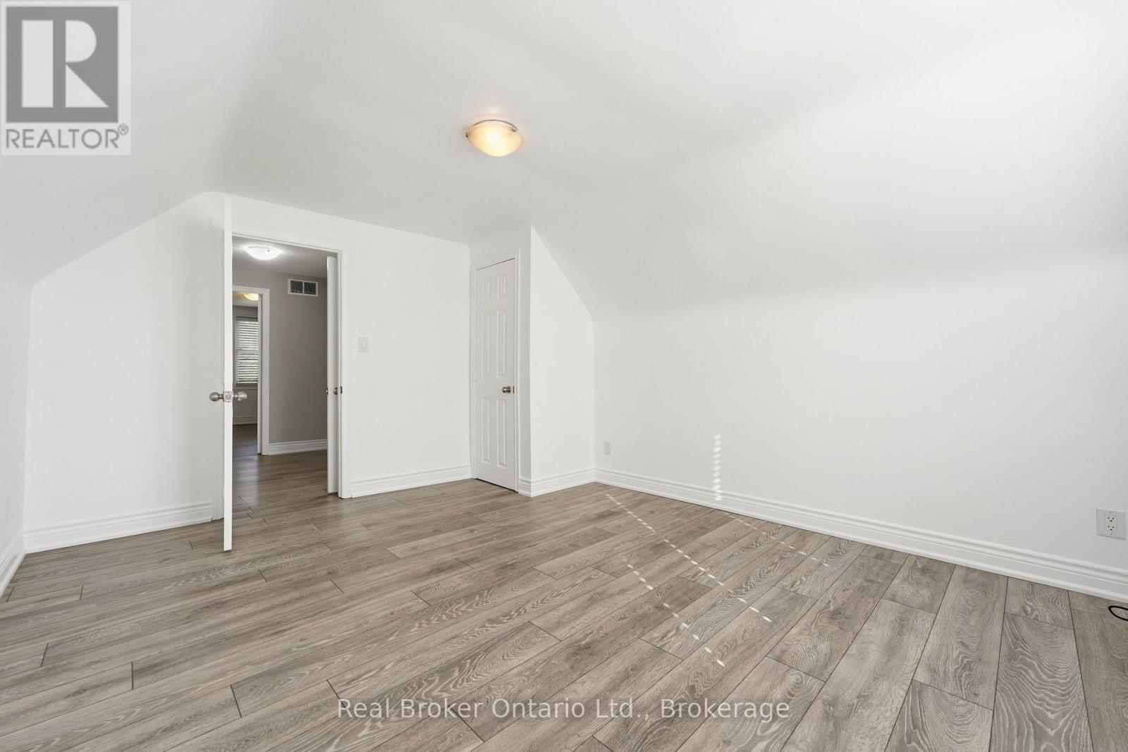 178 East 15th Street Property Photo 18