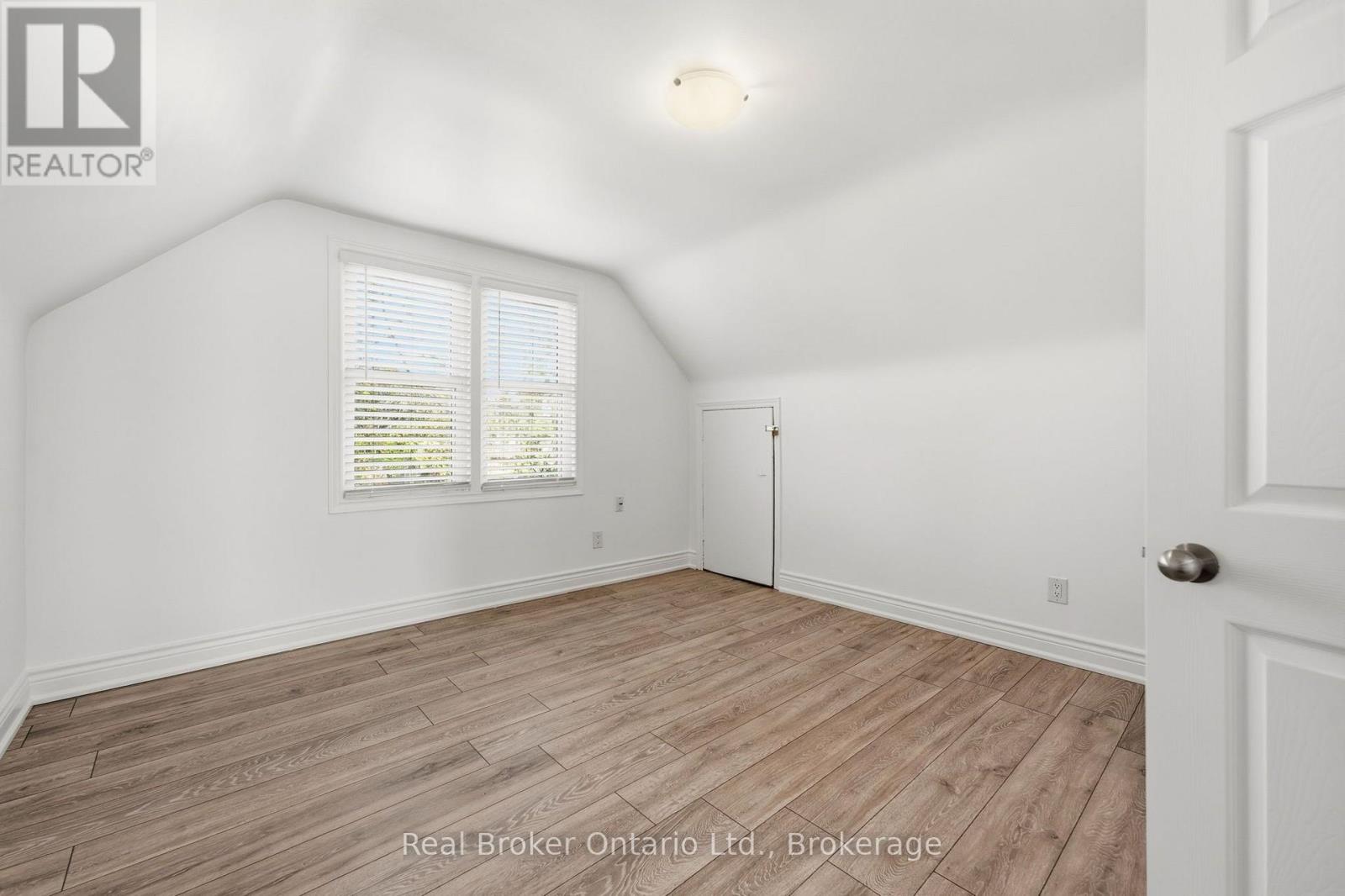 178 East 15th Street Property Photo 20
