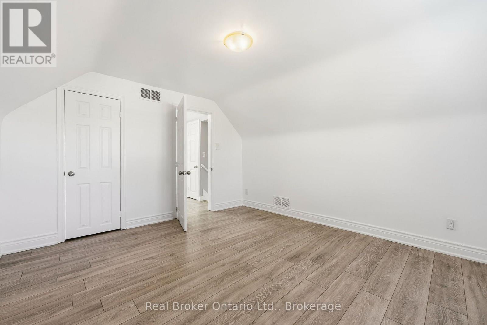 178 East 15th Street Property Photo 21