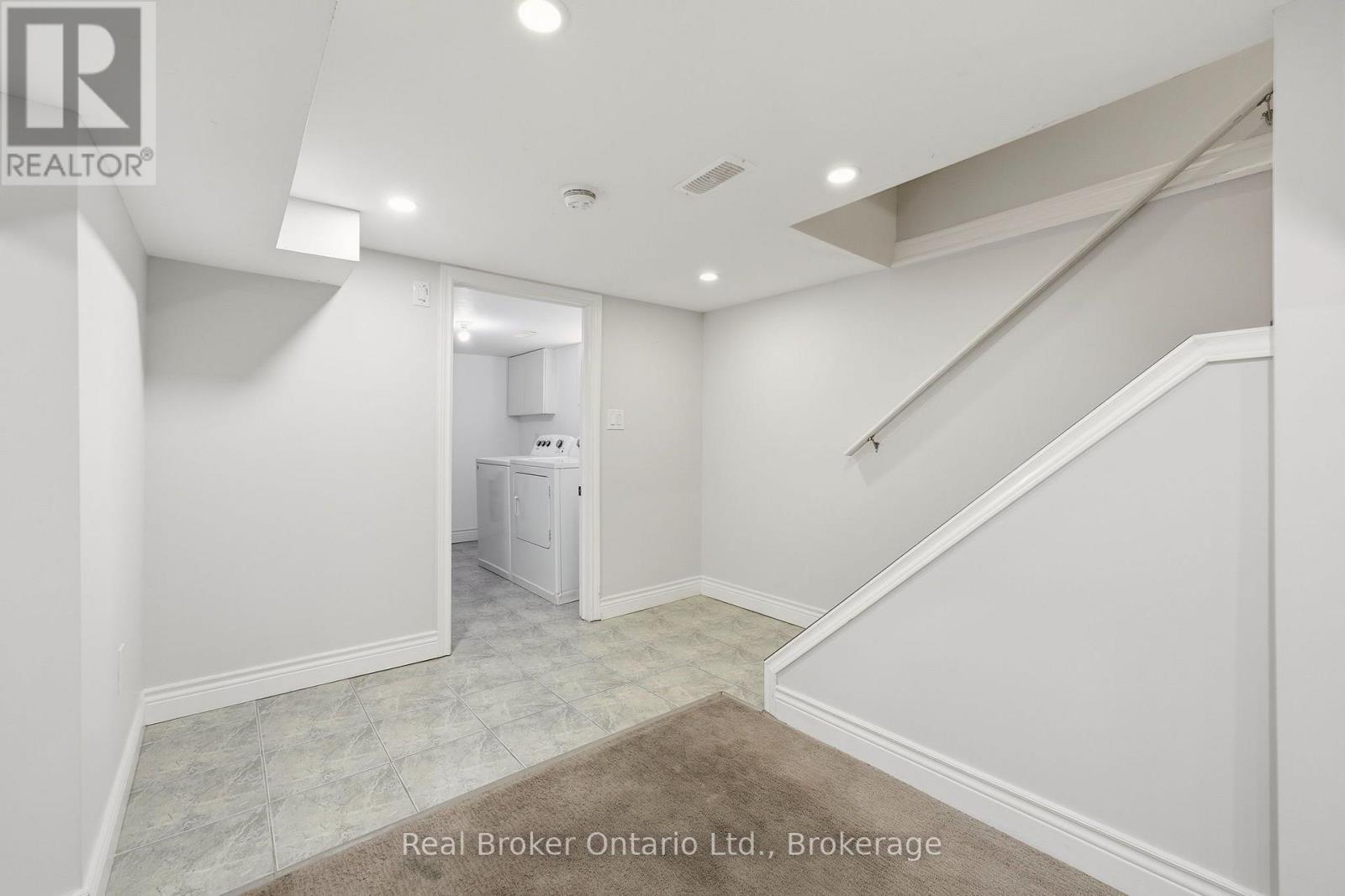 178 East 15th Street Property Photo 24