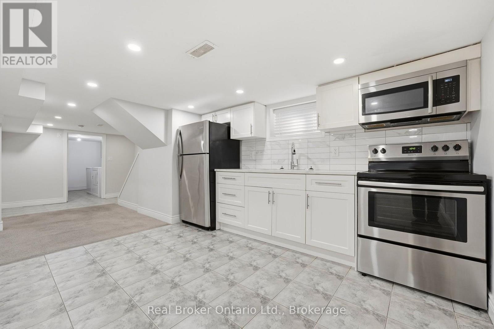 178 East 15th Street Property Photo 26