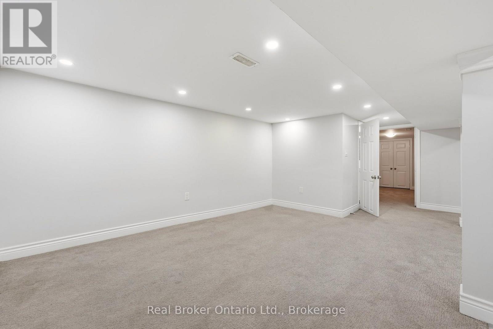 178 East 15th Street Property Photo 27