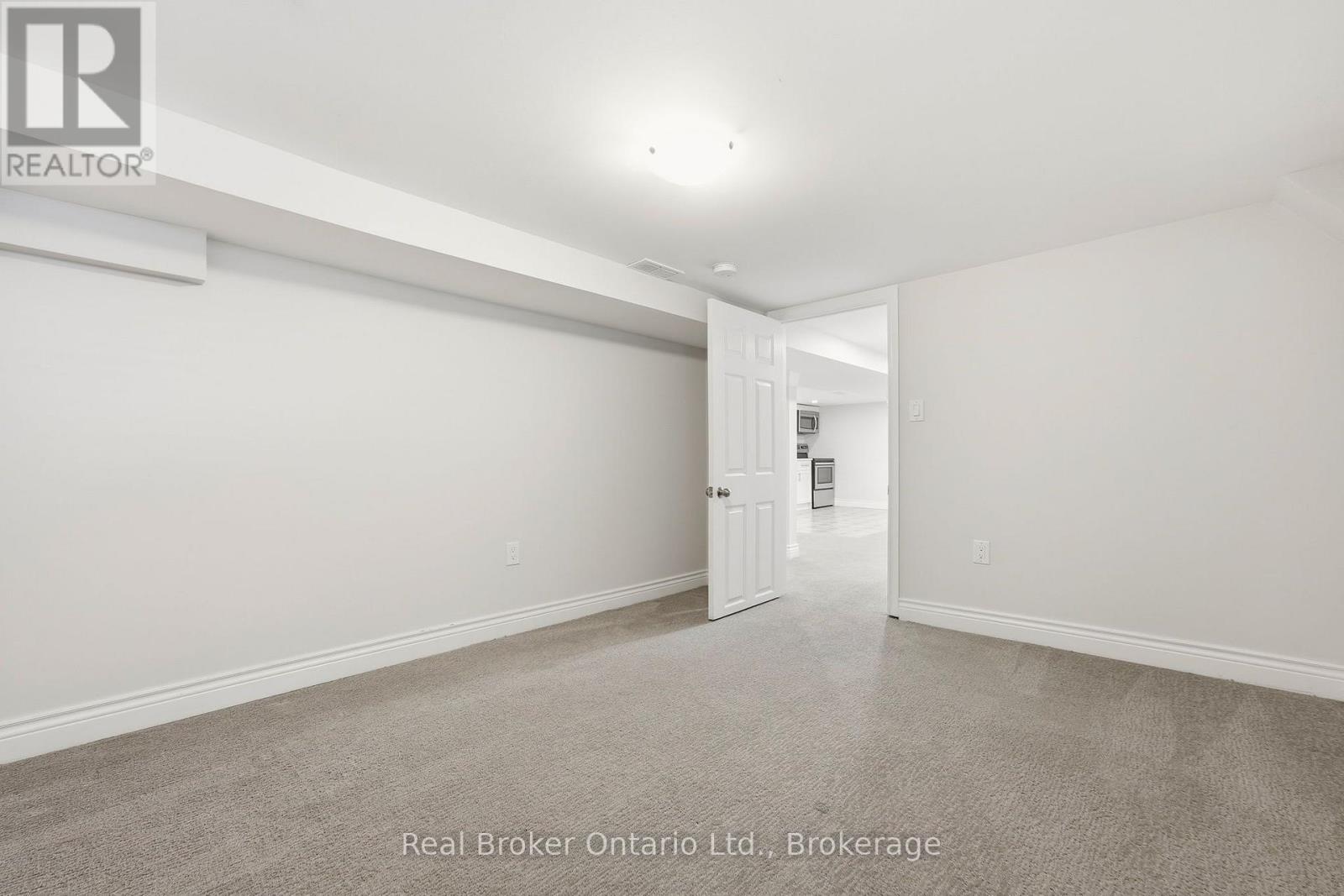 178 East 15th Street Property Photo 31