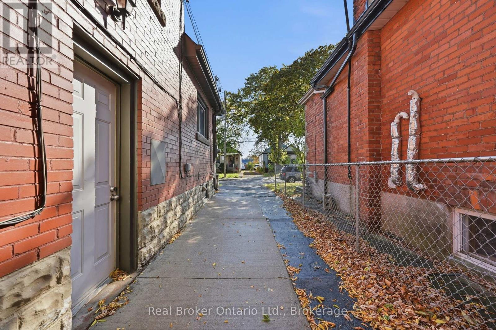 178 East 15th Street Property Photo 33