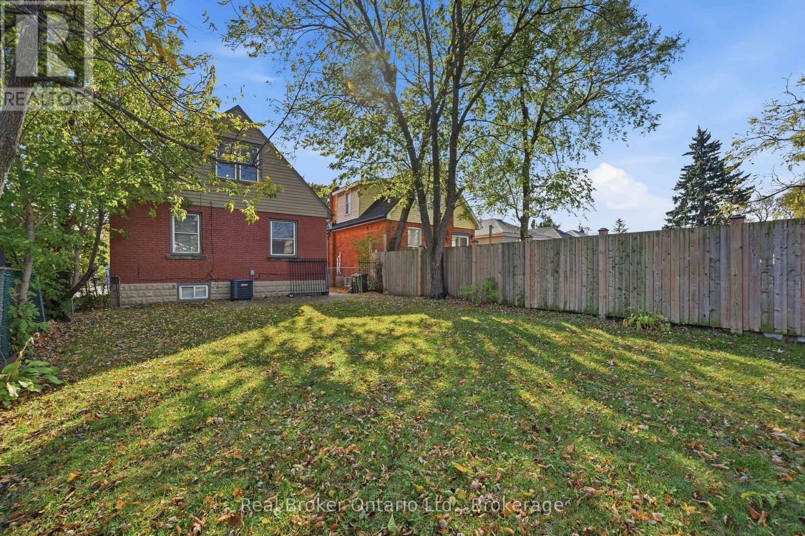 178 East 15th Street Property Photo 37
