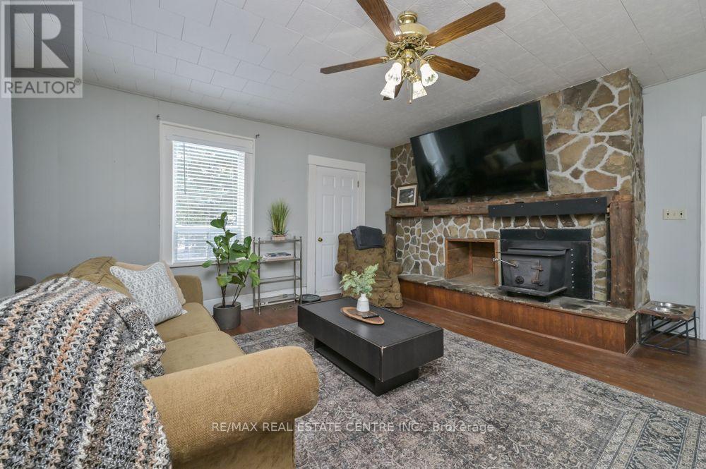 347157 Mono Centre Road Property Photo 13