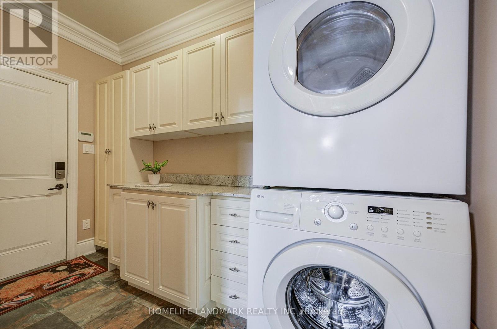 668 Garth Street Property Photo 21