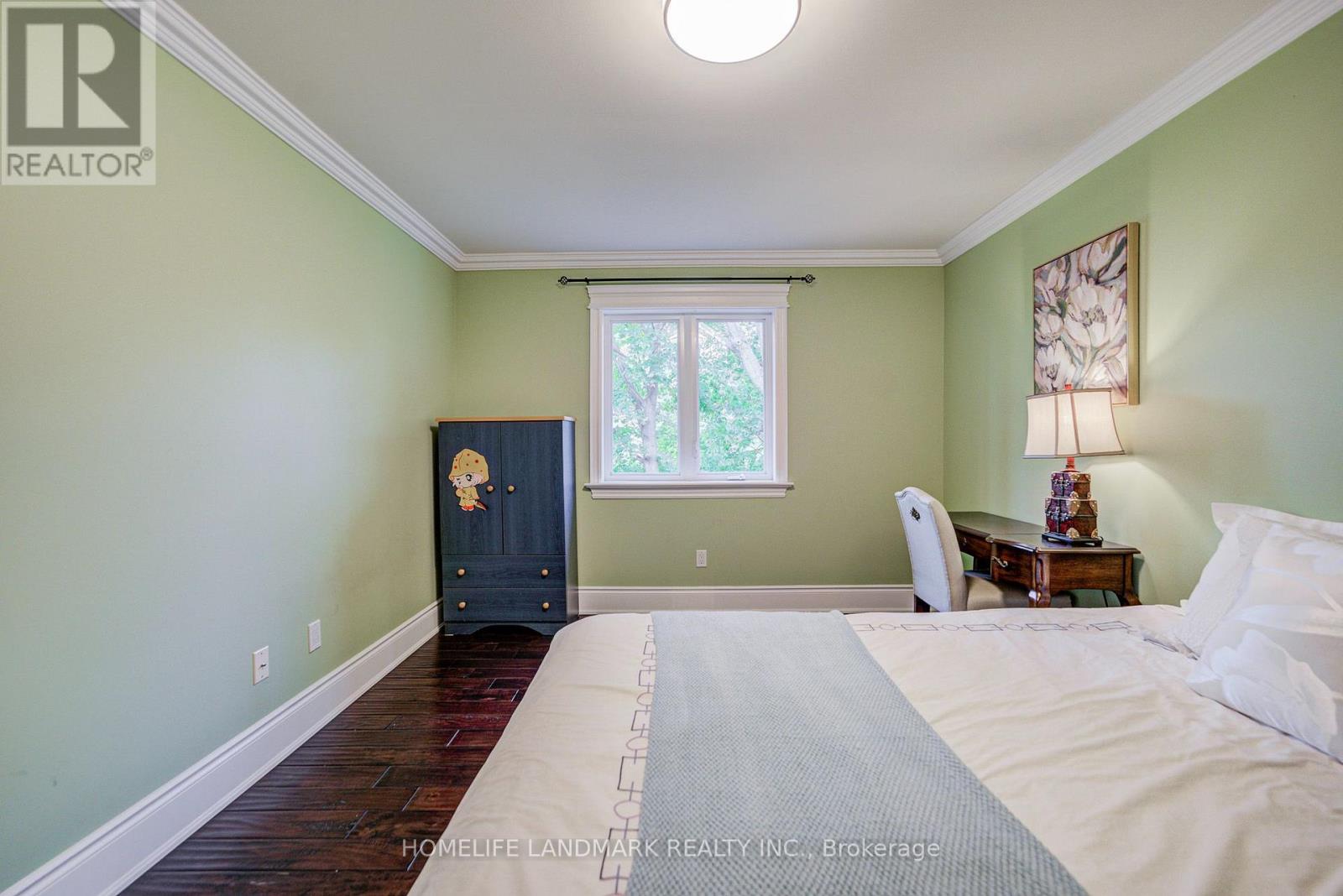 668 Garth Street Property Photo 34