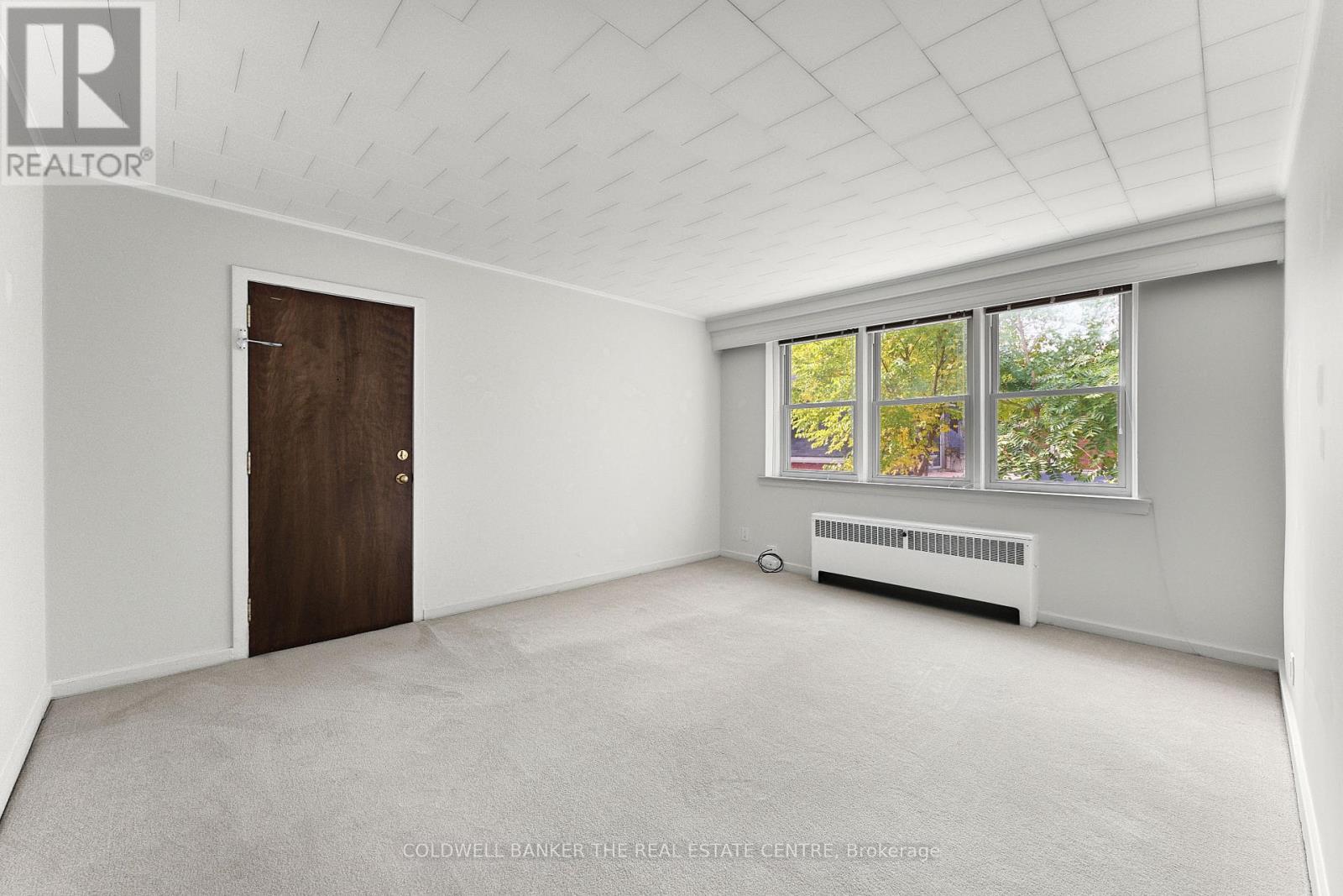 9 - 4 Robinson Street Property Photo 1