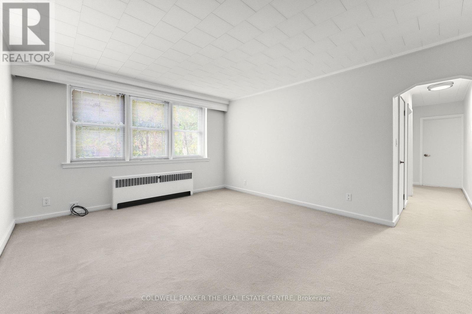 9 - 4 Robinson Street Property Photo 3