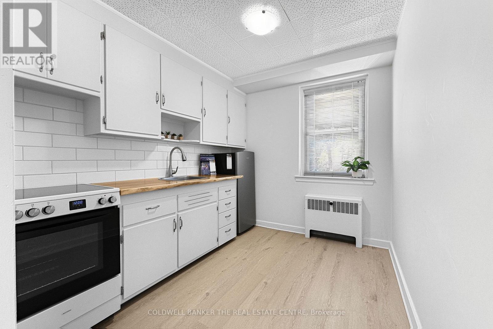 9 - 4 Robinson Street Property Photo 6