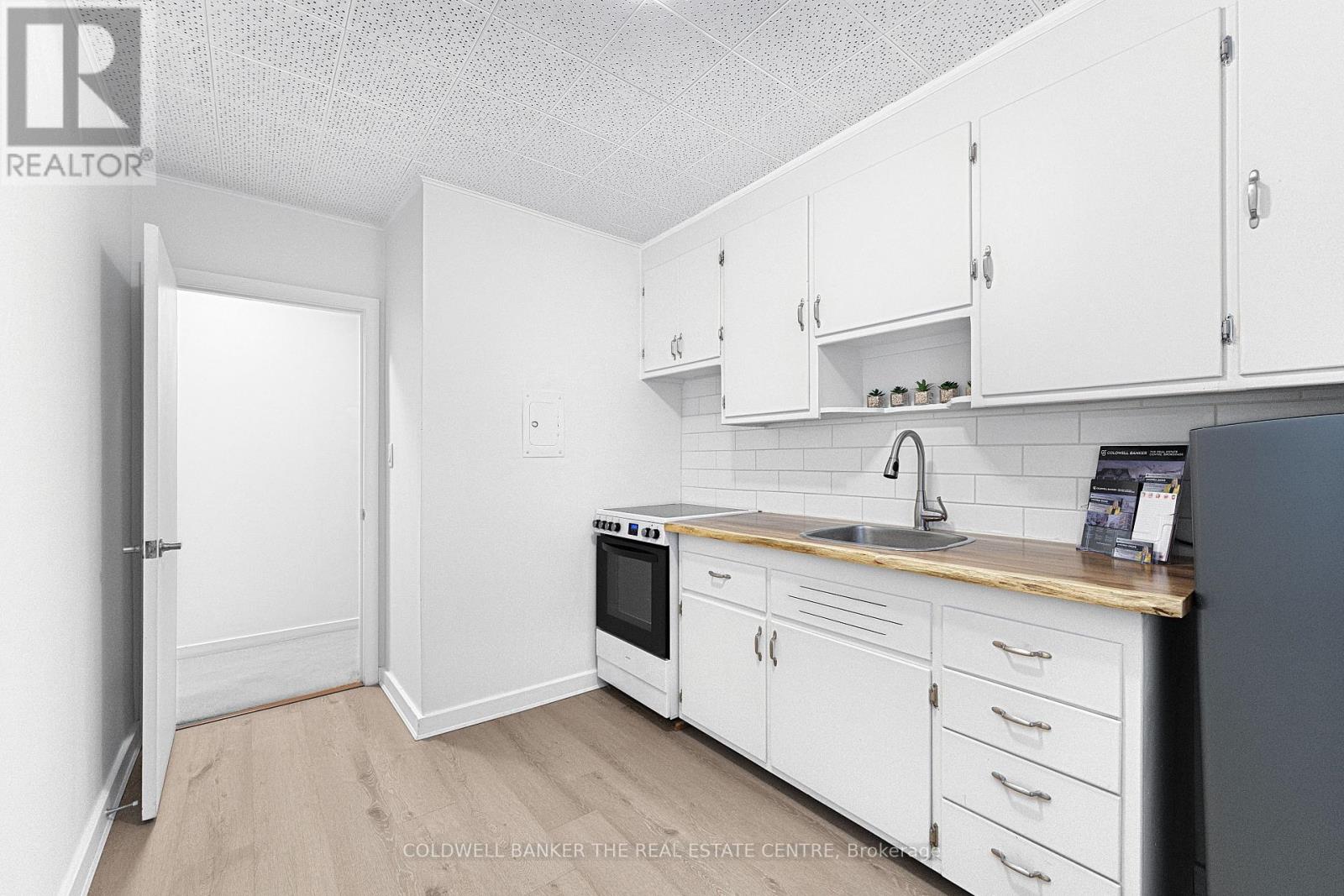 9 - 4 Robinson Street Property Photo 8