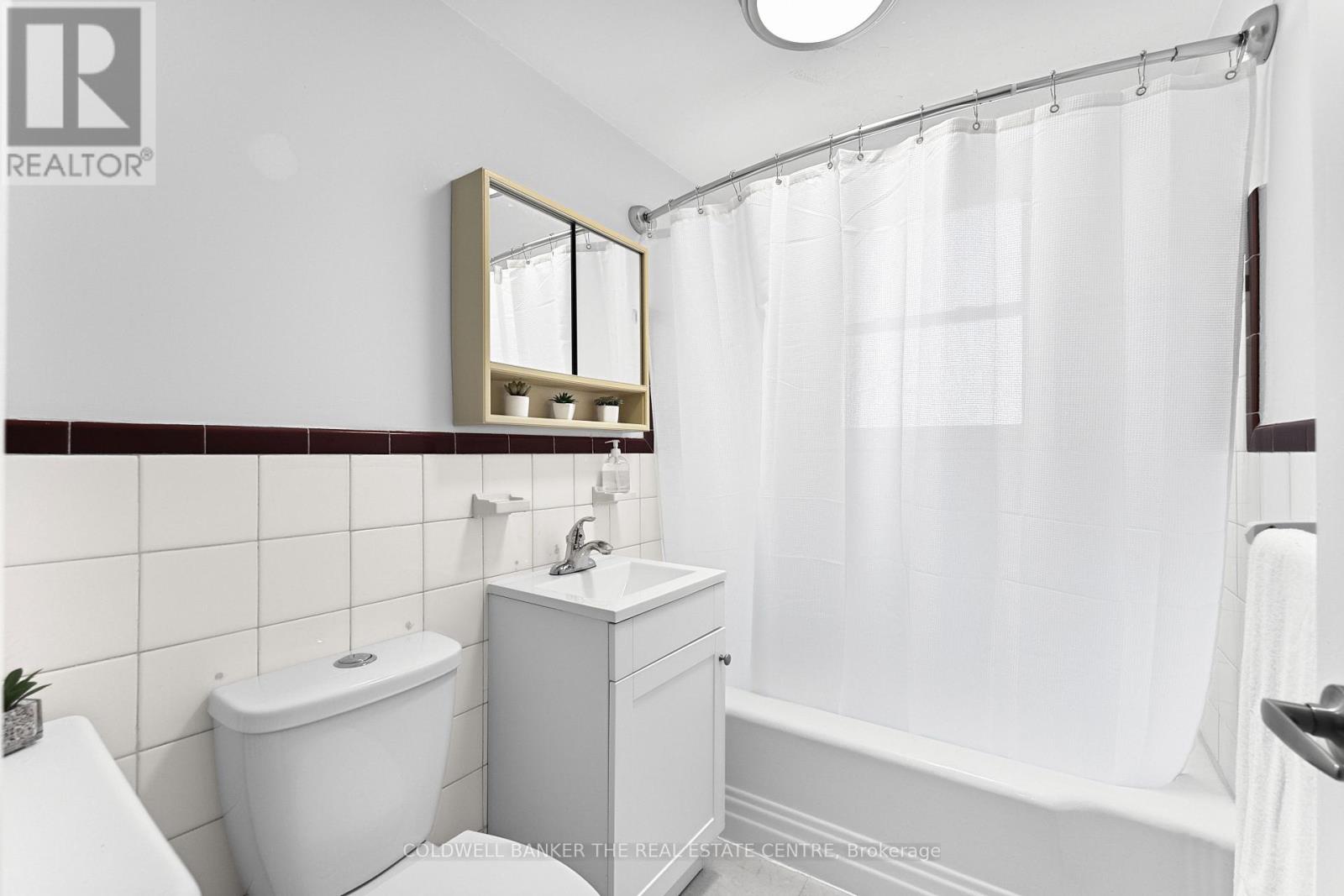 9 - 4 Robinson Street Property Photo 15
