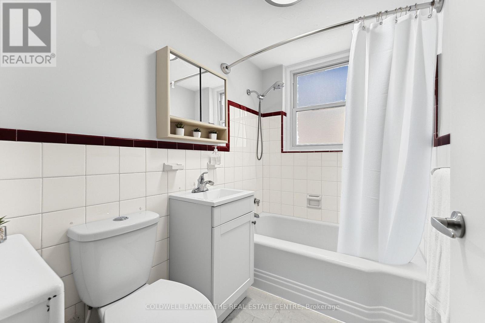 9 - 4 Robinson Street Property Photo 16
